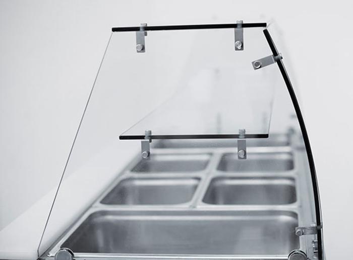 Хладилна маса със стъклена надстройка, салатбар, и полиетиленова дъска за рязане GN 1/1 - kuhnensko.com Хладилна маса със стъклена надстройка, салатбар, и полиетиленова дъска за рязане GN 1/1