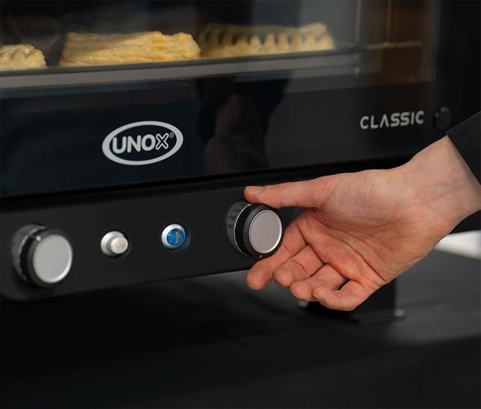 Конвектомат с овлажнител и помпа 3 нива 600х400 мм, BAKERLUX Classic Manual Humidity - kuhnensko.com Конвектомат с овлажнител и помпа 3 нива 600х400 мм, BAKERLUX Classic Manual Humidity