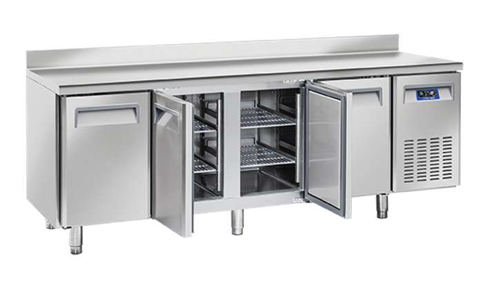 Среднотемпературна хладилна маса с 4 врати и борд, GN 1/1 съвместима - kuhnensko.com Среднотемпературна хладилна маса с 4 врати и борд, GN 1/1 съвместима